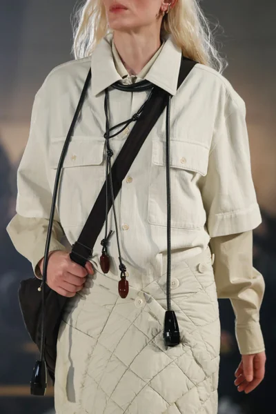 Look 4